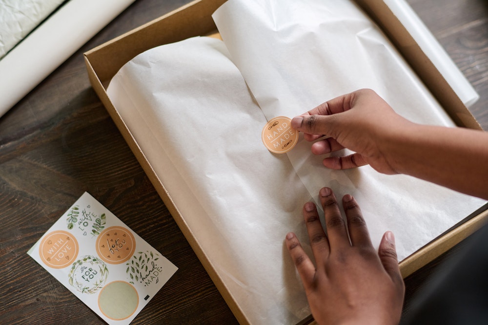 Utiliser l'étiquette personnalisée pour améliorer le packaging produit