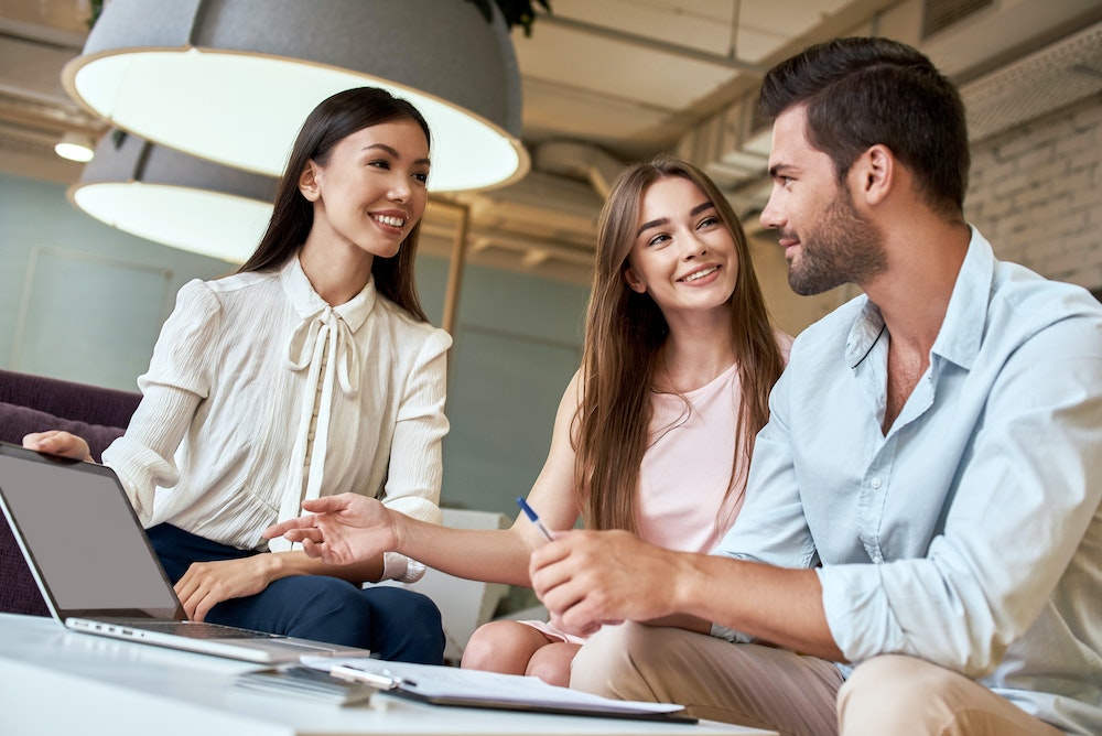 Ouvrir une agence matrimoniale : mode d'emploi pour une aventure entrepreneuriale romantique