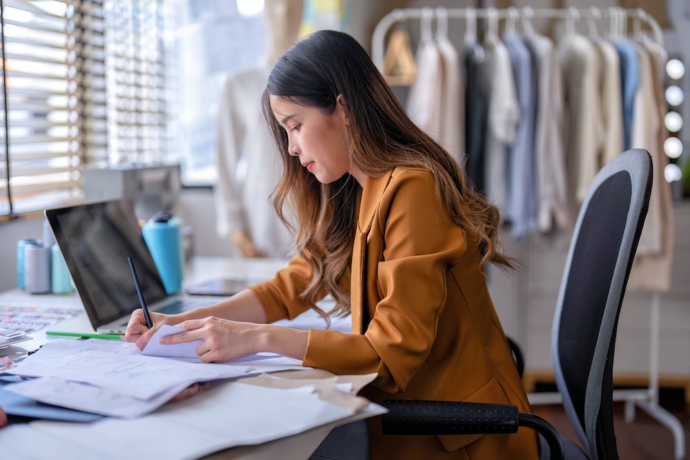 Tenue professionnelle obligatoire : enjeux et perspectives
